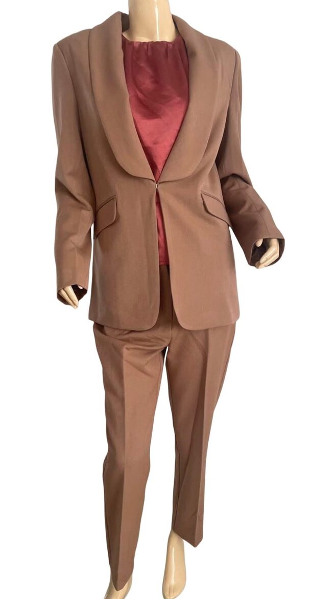 Rinascimento csinos barna női nadrág 