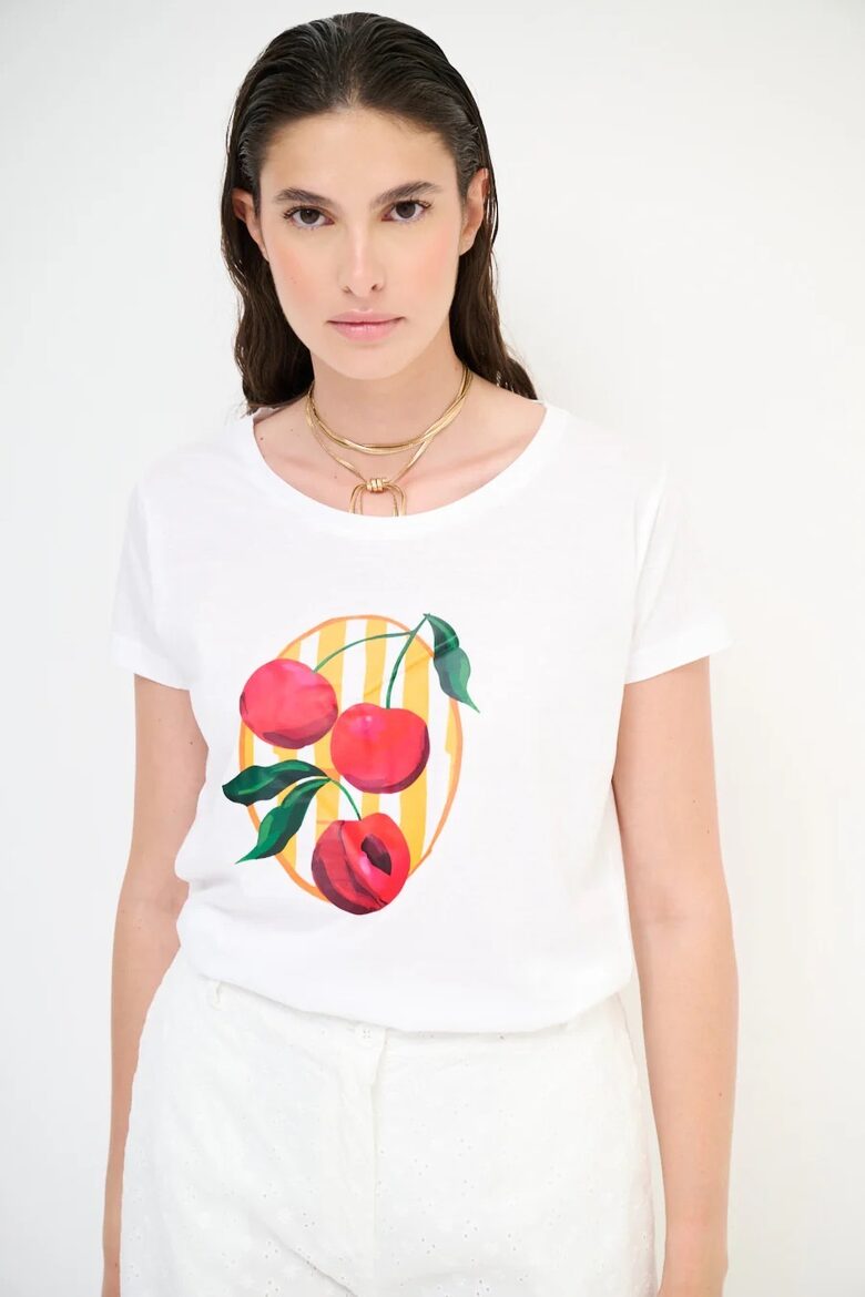 Cherry Blue fehér alapon mintás női póló