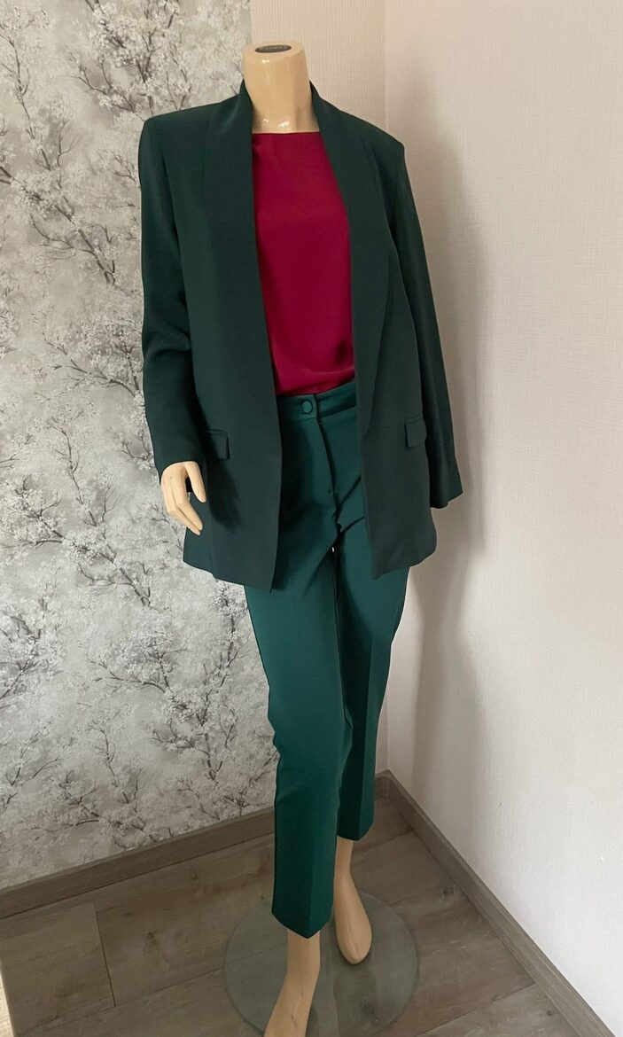 Rinascimento élre vasalt sötétzöld női nadrág 