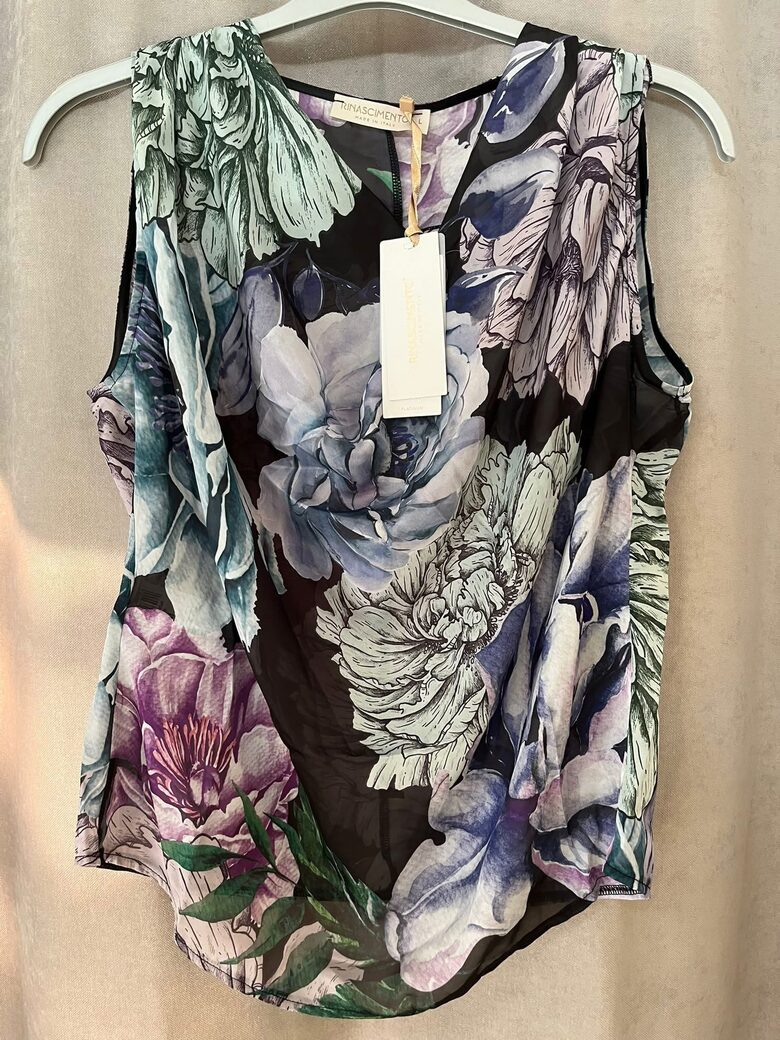 Rinascimento ejtett nyakú virágos ujjatlan blúz 