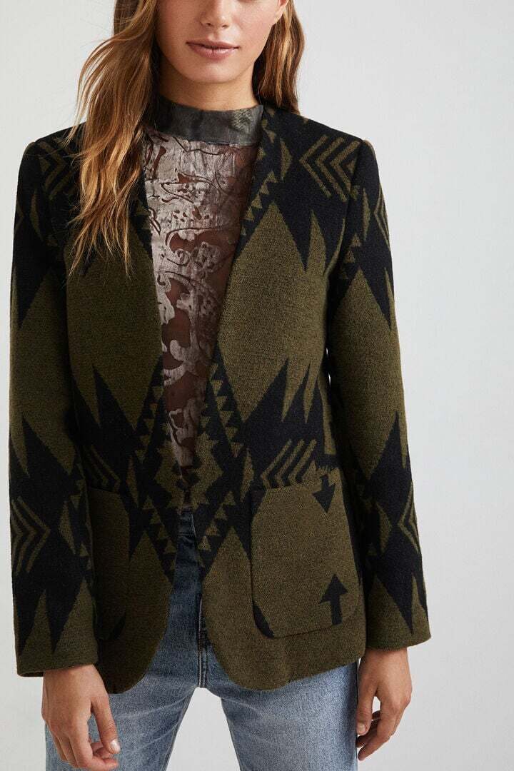 Desigual karcsúsított etnikai mintás női blézer 