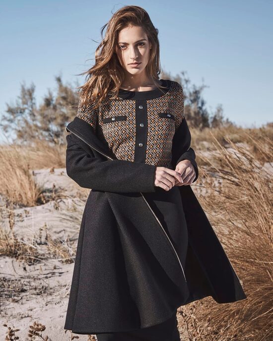 Rinascimento csinos testhezálló női ruha