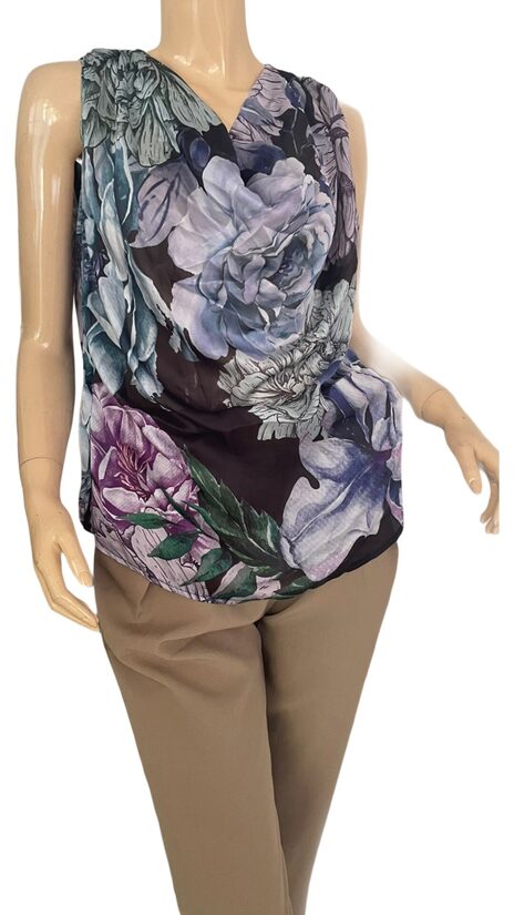 Rinascimento ejtett nyakú virágos ujjatlan blúz