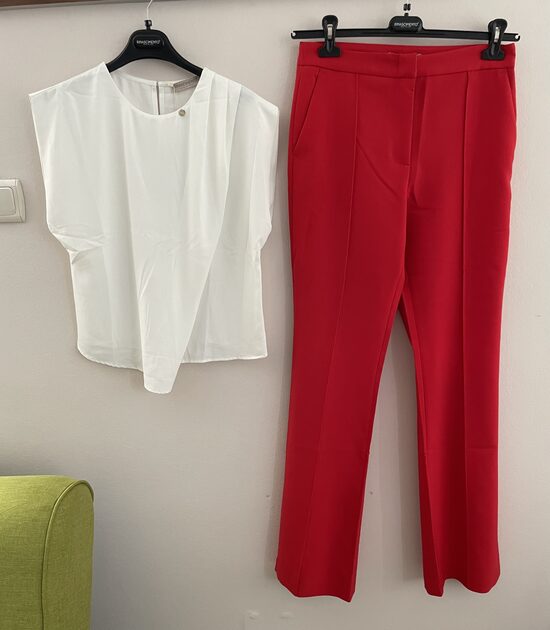 Rinascimento elegáns piros bőszárú női nadrág 