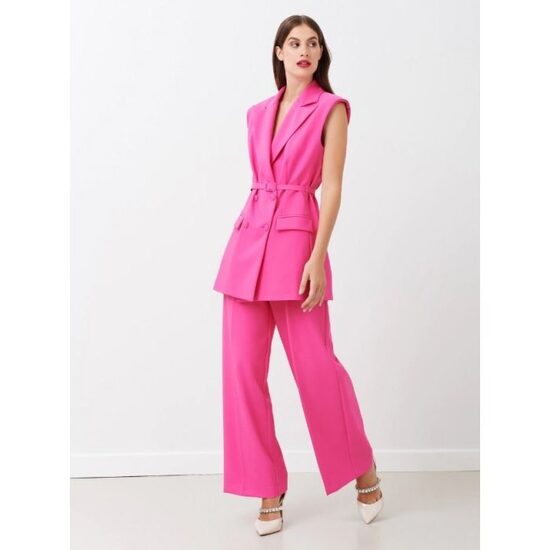 Rinascimento csinos ujjatlan blézer övvel