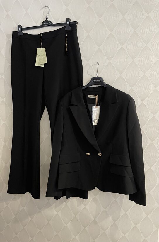 Rinascimento elegáns fekete női zakó 