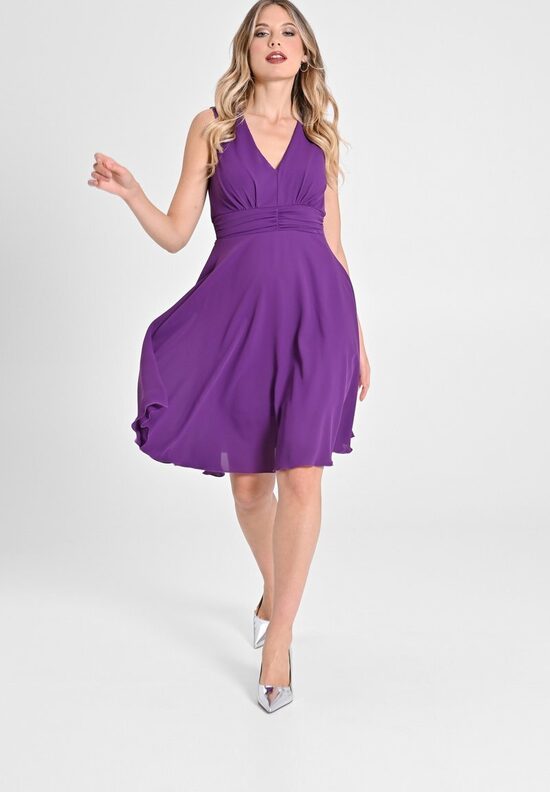 Rinascimento csinos lila ruha V kivágással 