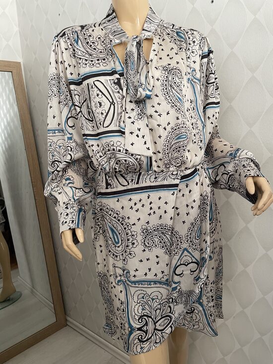 Rinascimento csinos mintás női ruha 