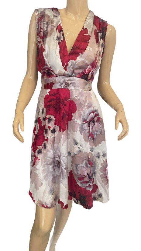 Rinascimento elegáns olasz, virágos női ruha